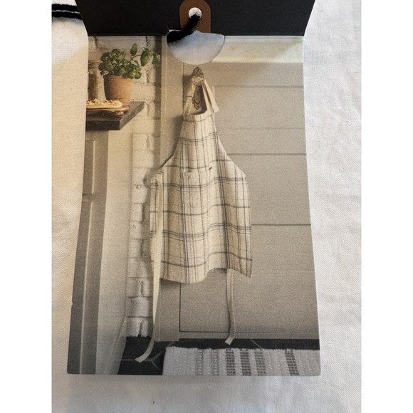 Hearth & Hand w/ Magnolia NEW Kids Full‎ Apron Farmhouse Vintage Style Plaid HTF - Picture 1 of 8